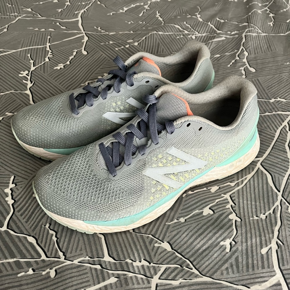 New Balance Fresh Foam 880 v10 Women’s size 9.5